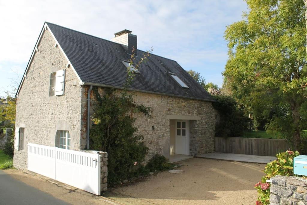 Gite Les Pommiers Montchaton Exterior photo